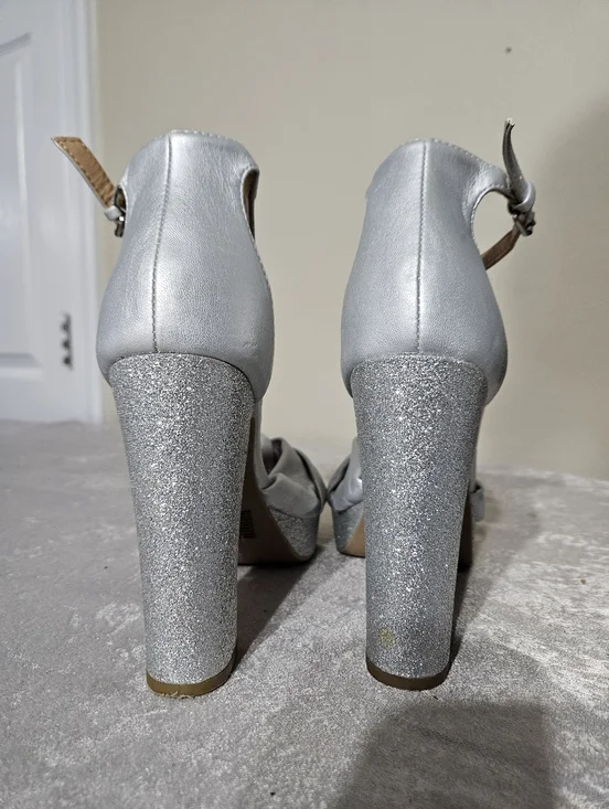 LC Lauren Conrad Sparkle High Heels Size 9 - Picture 4 of 7
